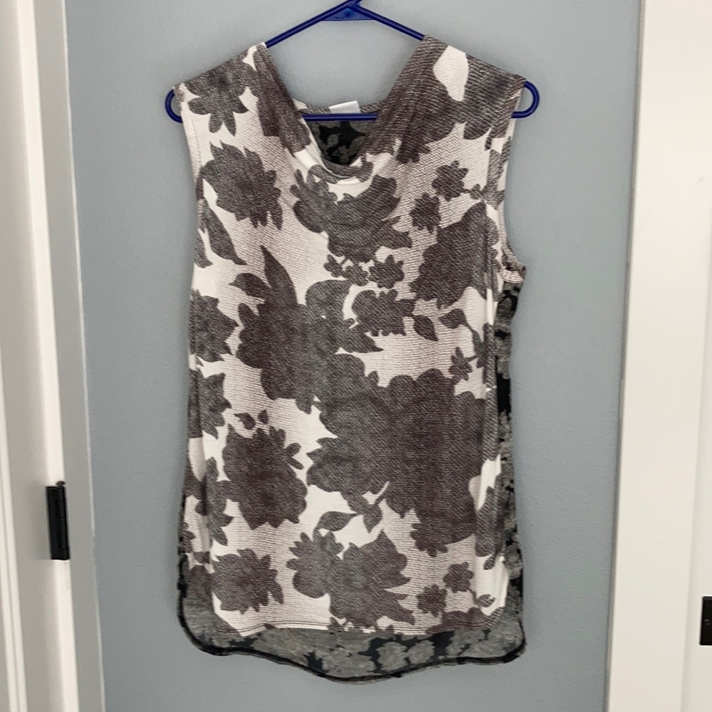 Cabi drape sleeveless shirt